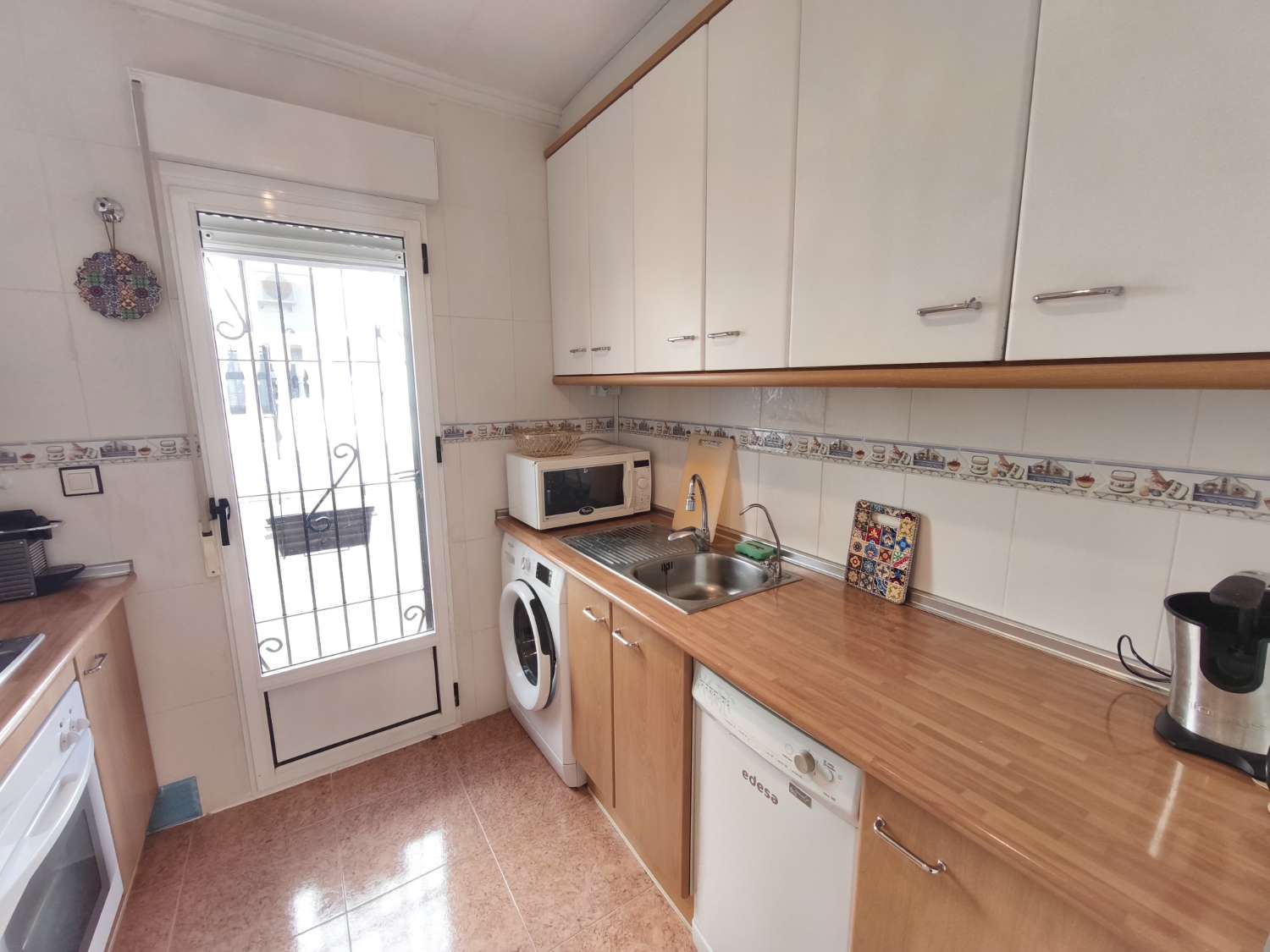 Casa de 3 dormitorios con solarium privado y piscina comunitaria