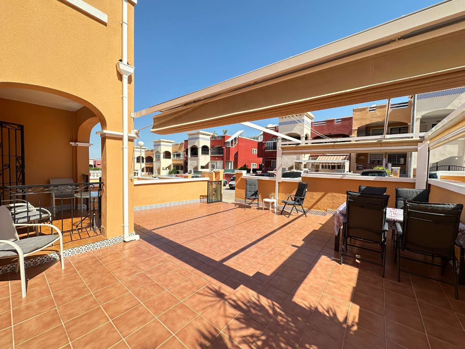Espectacular vivienda tipo duplex con 3 dormitorios y 2 baños