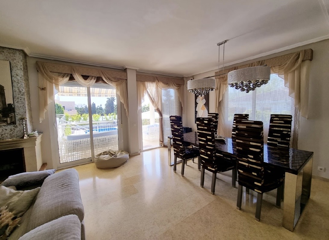 Impresionante villa de 790m2