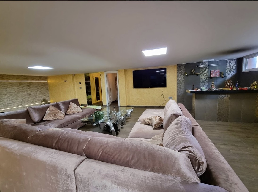 Impresionante villa de 790m2