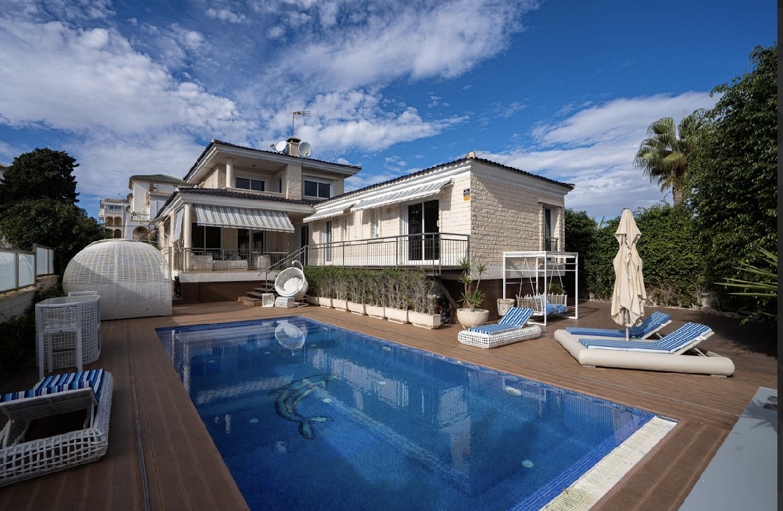Impresionante villa de 790m2