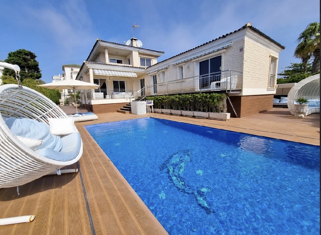 Impresionante villa de 790m2