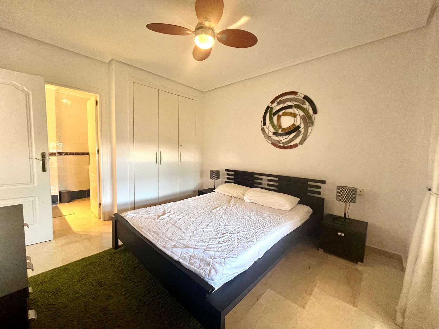 Apartamento en la primera planta con 2 dormitorios, 2 baños en Los Ángeles, Florida