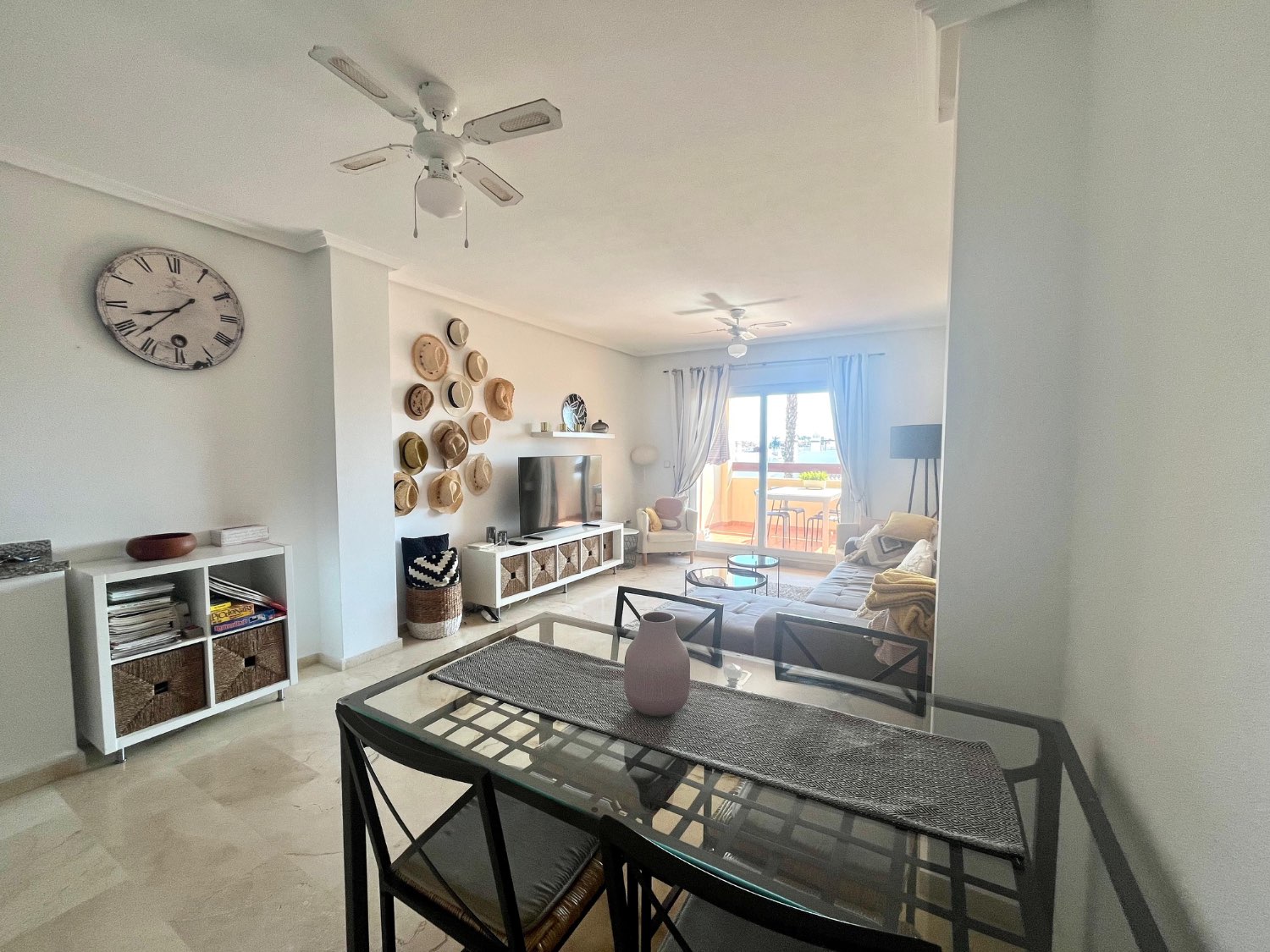 Apartamento en la primera planta con 2 dormitorios, 2 baños en Los Ángeles, Florida
