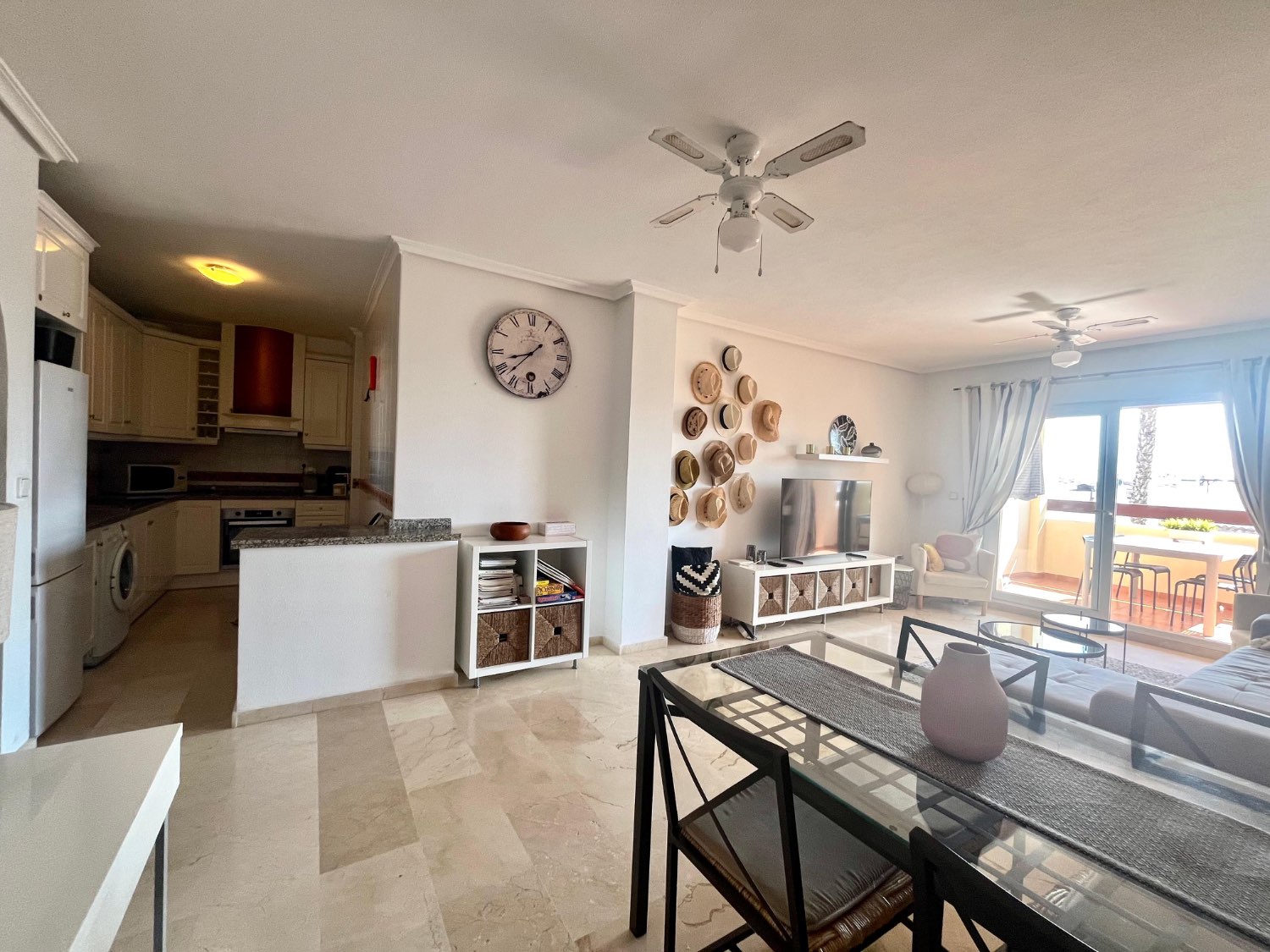 Apartamento en la primera planta con 2 dormitorios, 2 baños en Los Ángeles, Florida