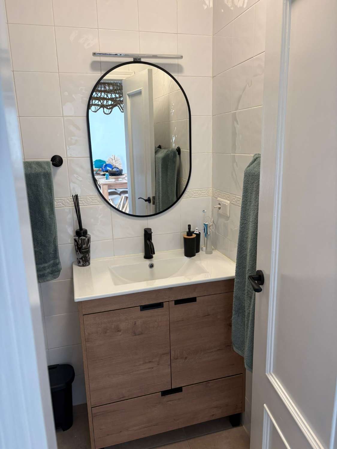 Magnífico apartamento de 2 dormitorios, 1 baño, 1 piscina comunitaria y 1 solárium excepcional en Orihuela Costa (La Florida).