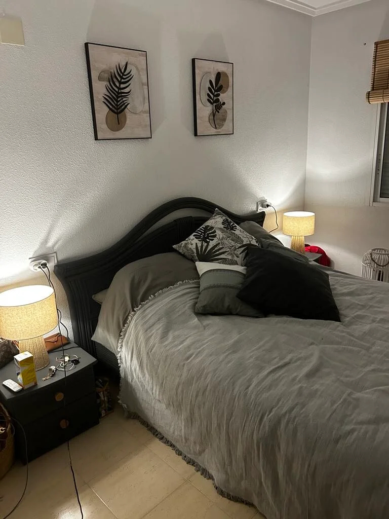 Magnífico apartamento de 2 dormitorios, 1 baño, 1 piscina comunitaria y 1 solárium excepcional en Orihuela Costa (La Florida).