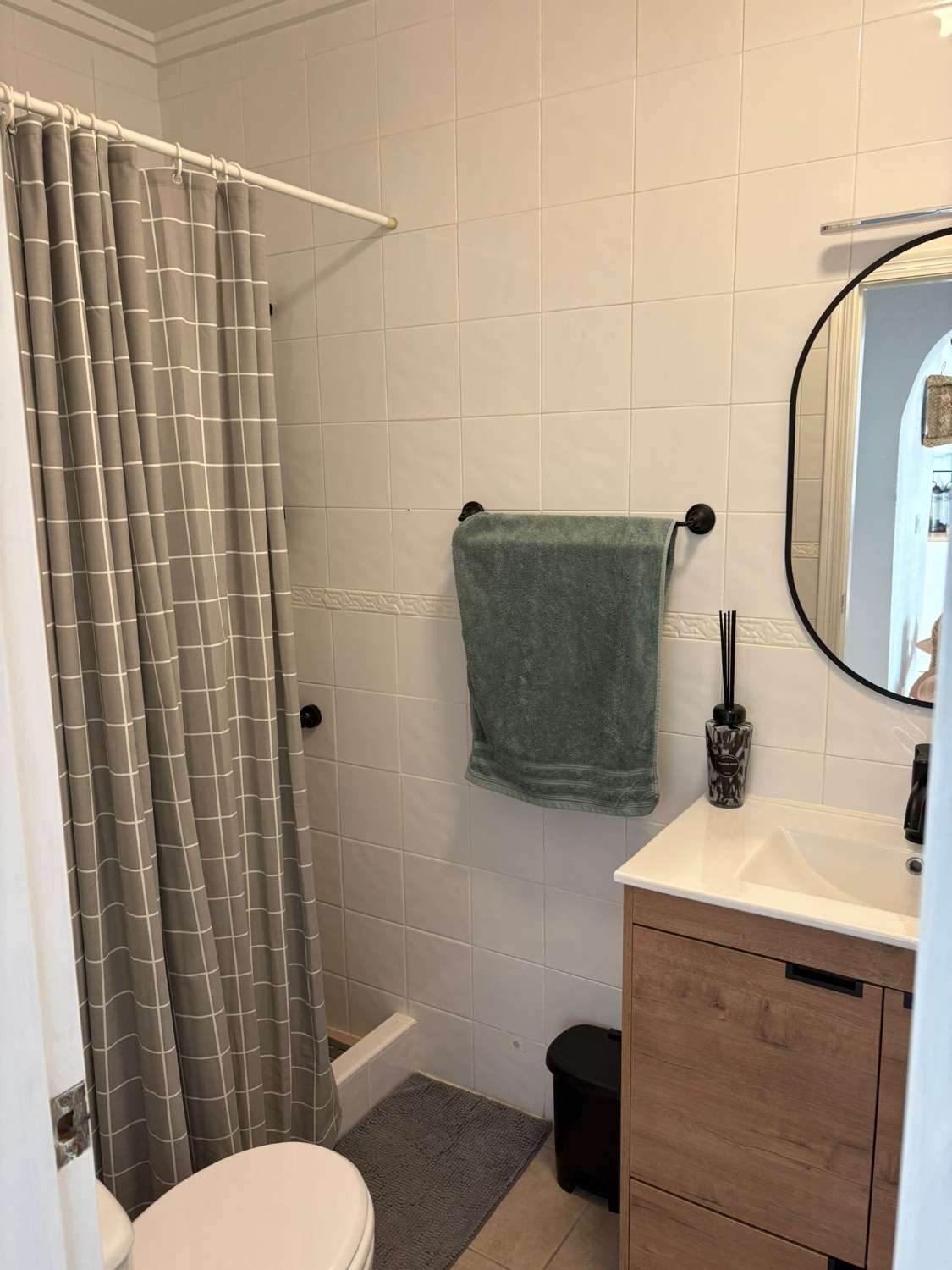 Magnífico apartamento de 2 dormitorios, 1 baño, 1 piscina comunitaria y 1 solárium excepcional en Orihuela Costa (La Florida).
