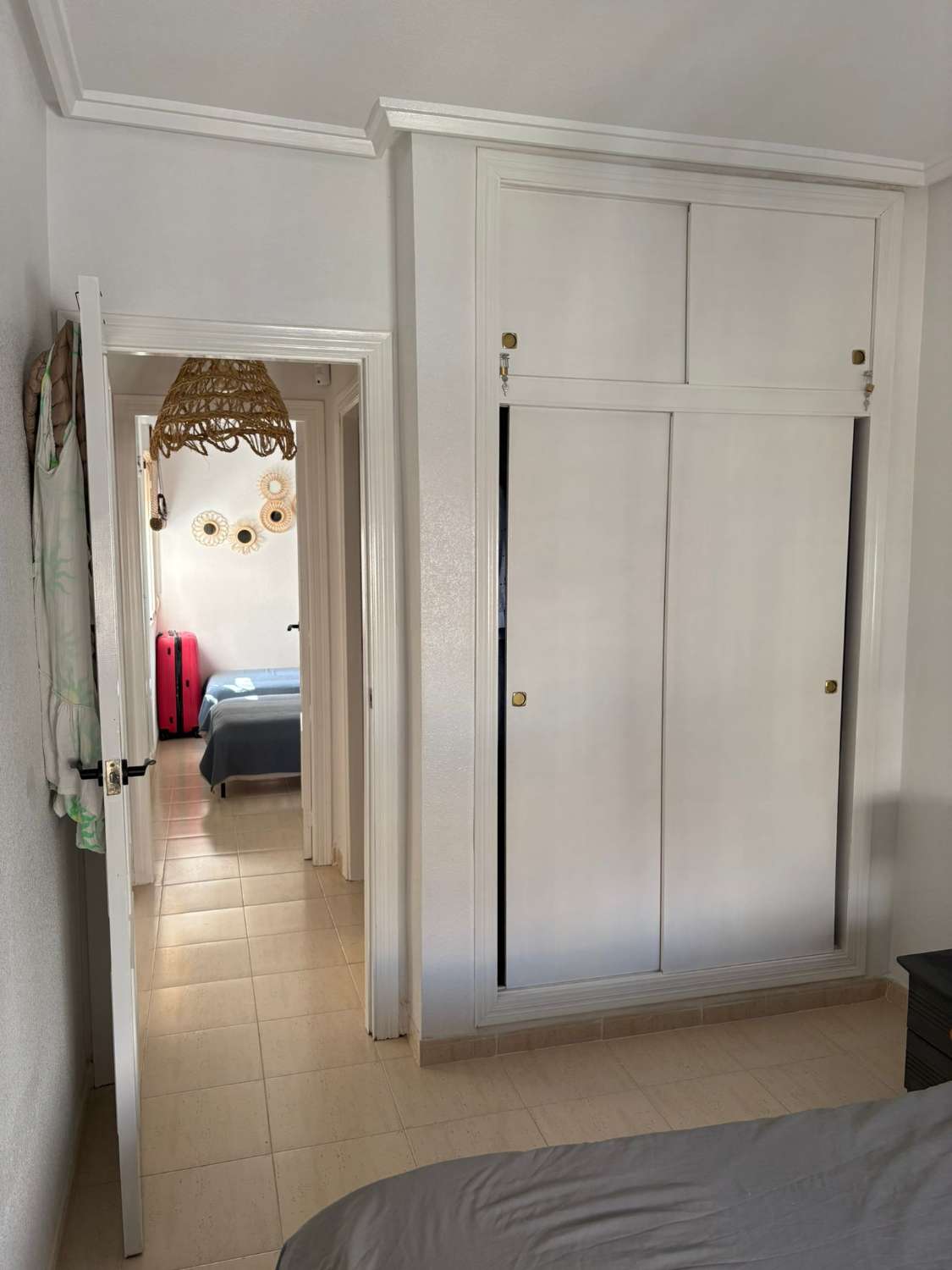 Magnífico apartamento de 2 dormitorios, 1 baño, 1 piscina comunitaria y 1 solárium excepcional en Orihuela Costa (La Florida).