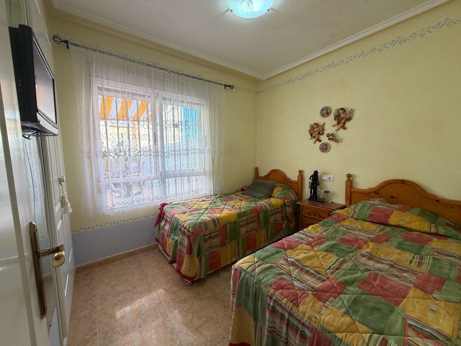 Amplio apartamento en planta baja con gran terraza, parking y trastero