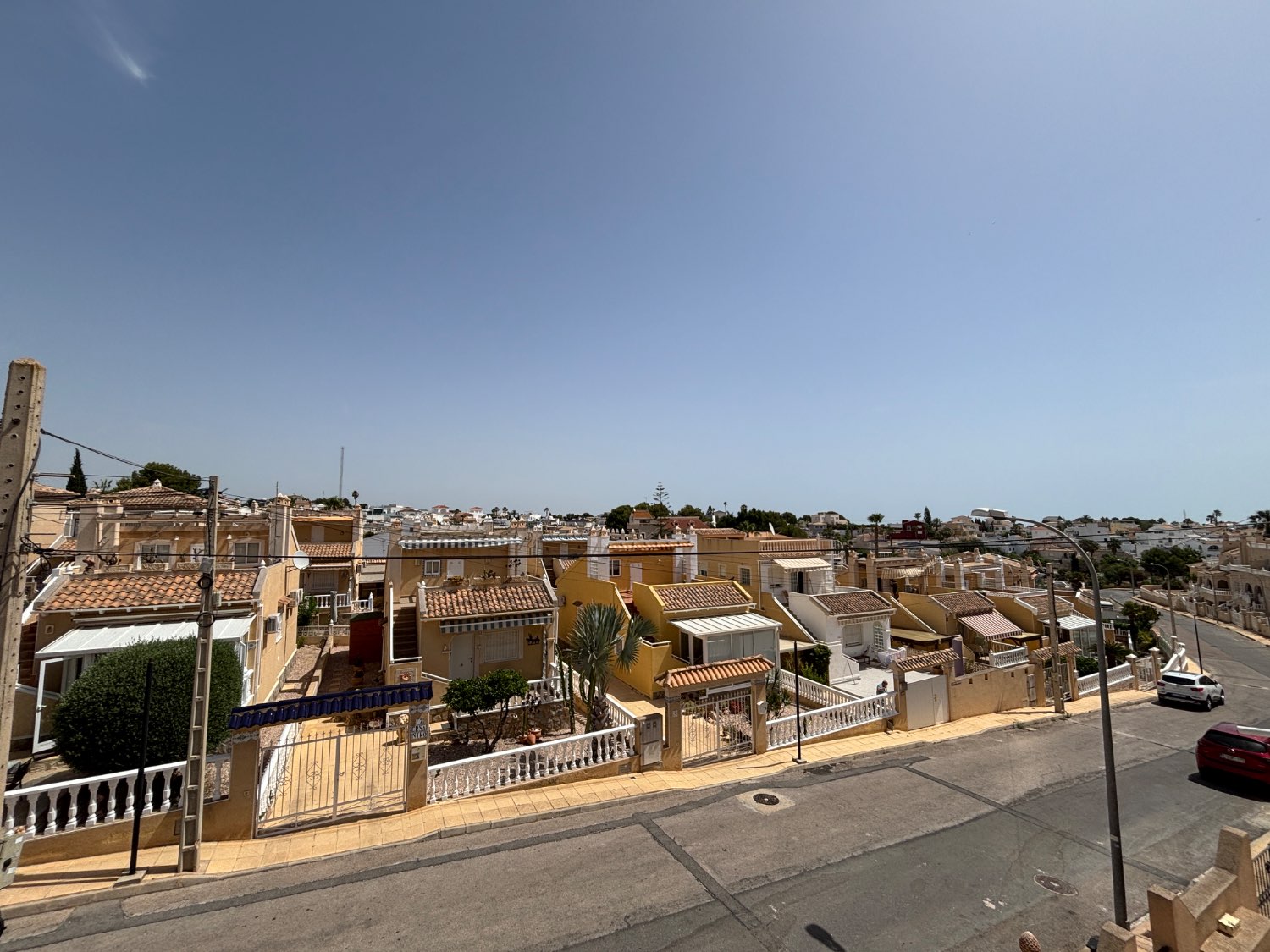 Dúplex independiente con 111 m² de jardín en Las Filipinas (Villamartín) | 3 dormitorios | Parking privado