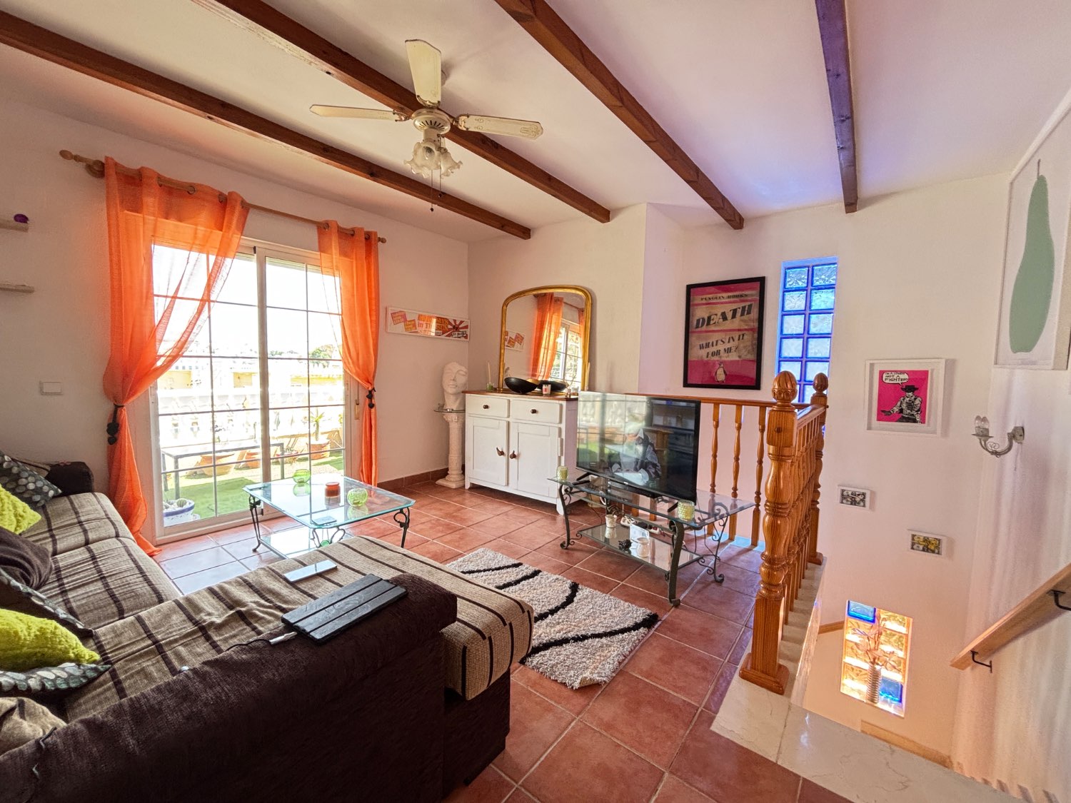 Dúplex independiente con 111 m² de jardín en Las Filipinas (Villamartín) | 3 dormitorios | Parking privado