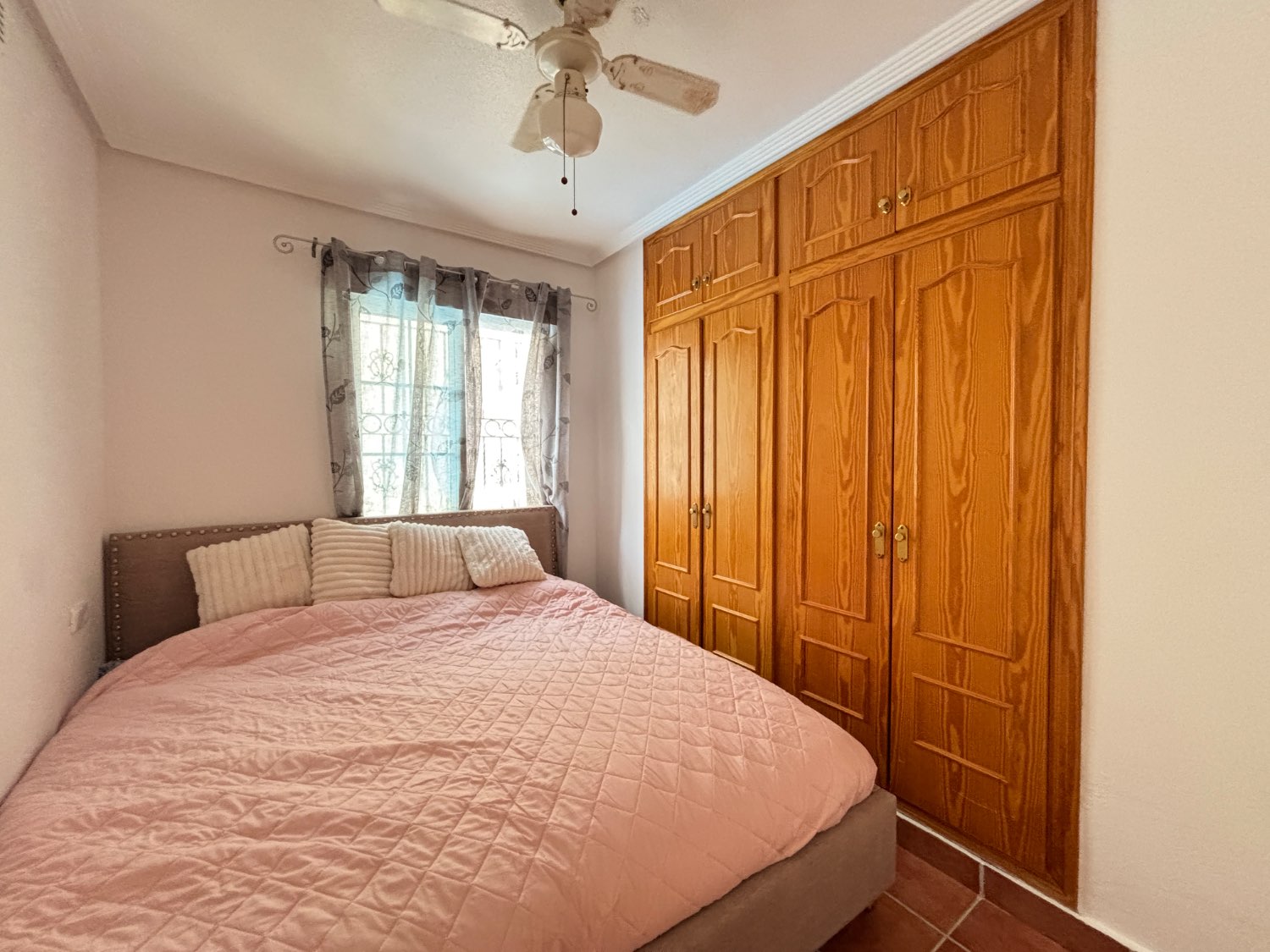 Dúplex independiente con 111 m² de jardín en Las Filipinas (Villamartín) | 3 dormitorios | Parking privado