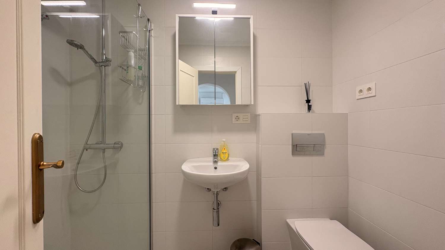 Apartamento totalmente reformado, orientado al sur en La Florida