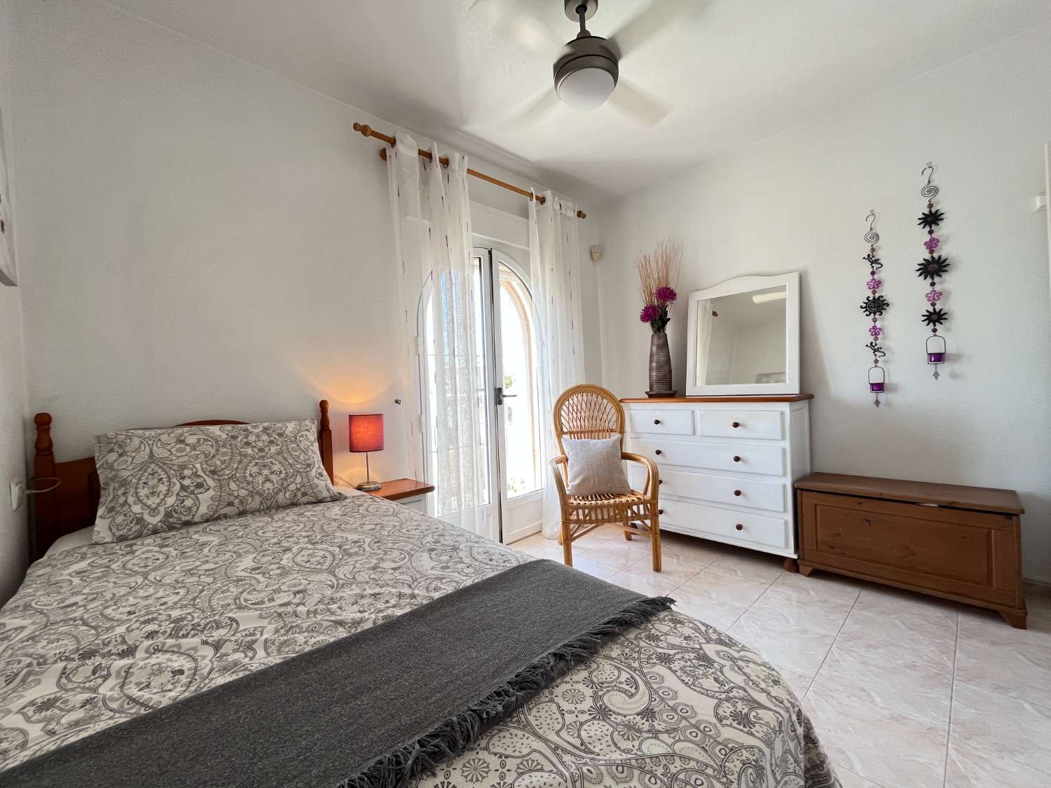 Preciosa Casa de 2 dormitorios con solárium y piscina comunitaria