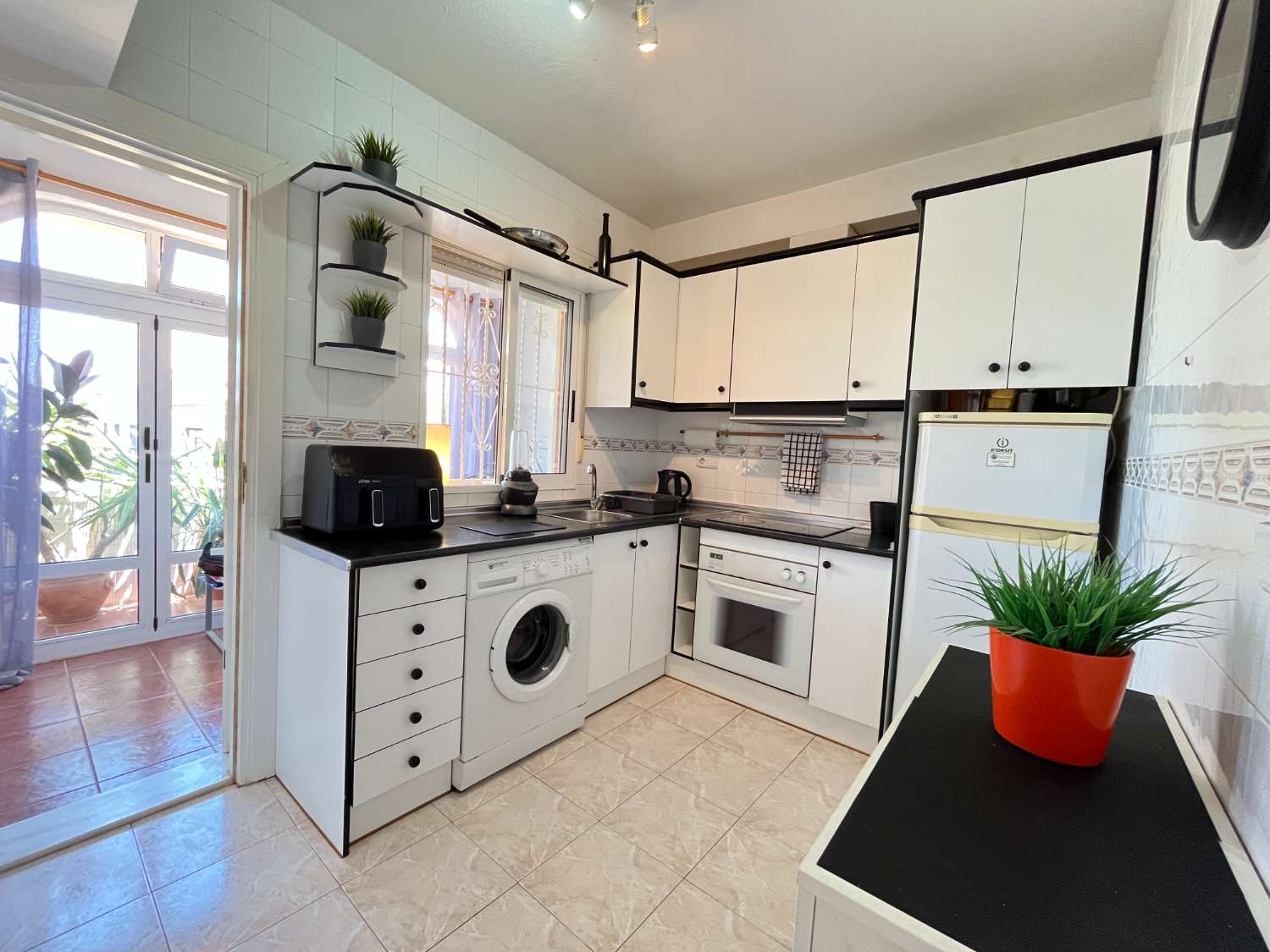 Preciosa Casa de 2 dormitorios con solárium y piscina comunitaria