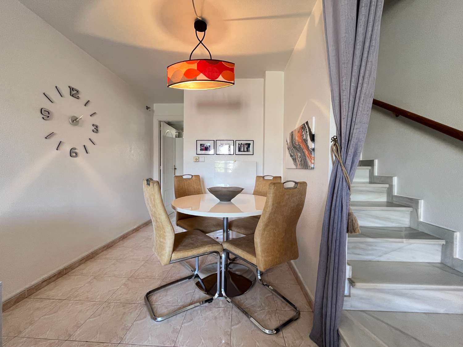 Preciosa Casa de 2 dormitorios con solárium y piscina comunitaria