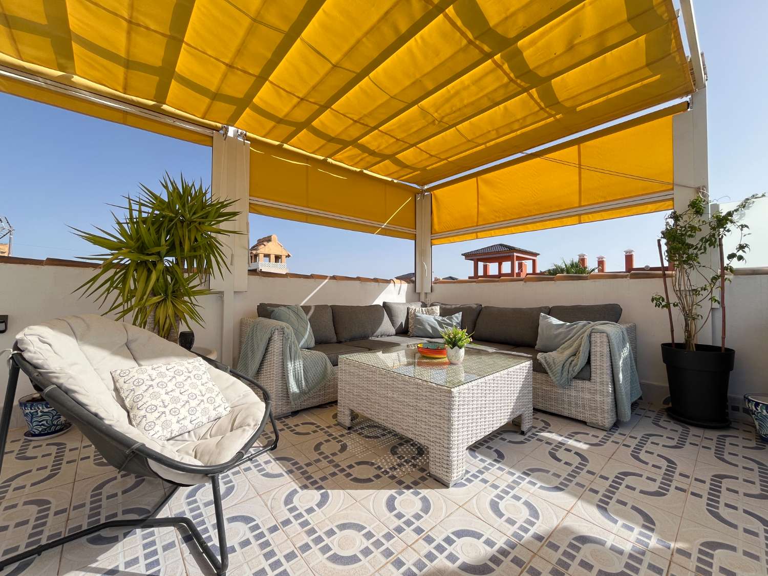 Precioso Apartamento de 2 dormitorios con solarium privado y jacuzzi