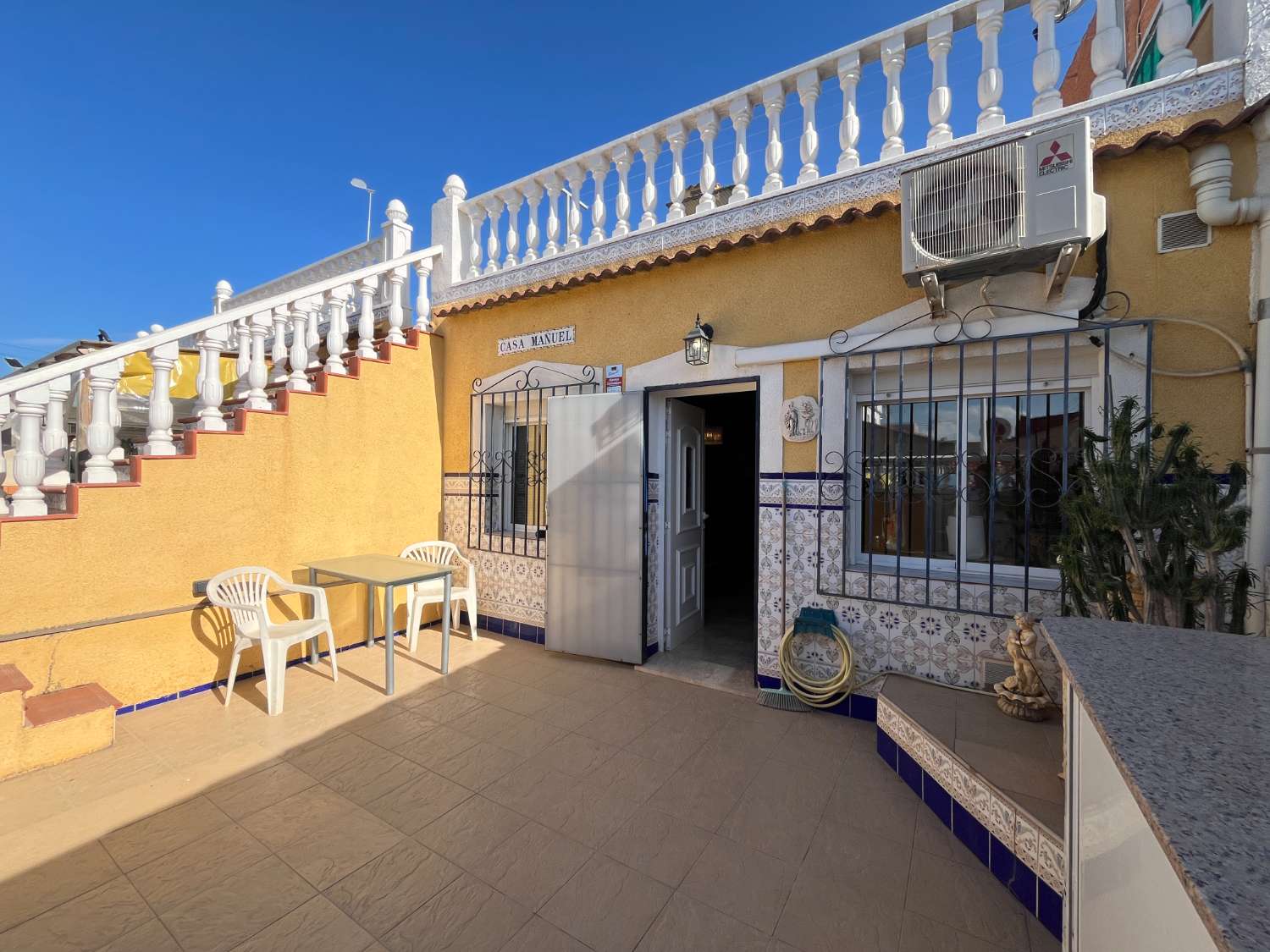 Bungalow reformado de 2 dormitorios en Torrevieja