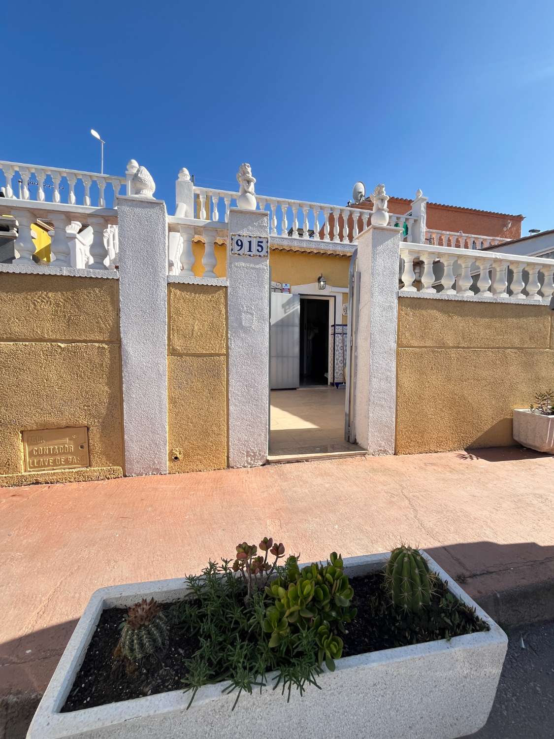 Bungalow reformado de 2 dormitorios en Torrevieja