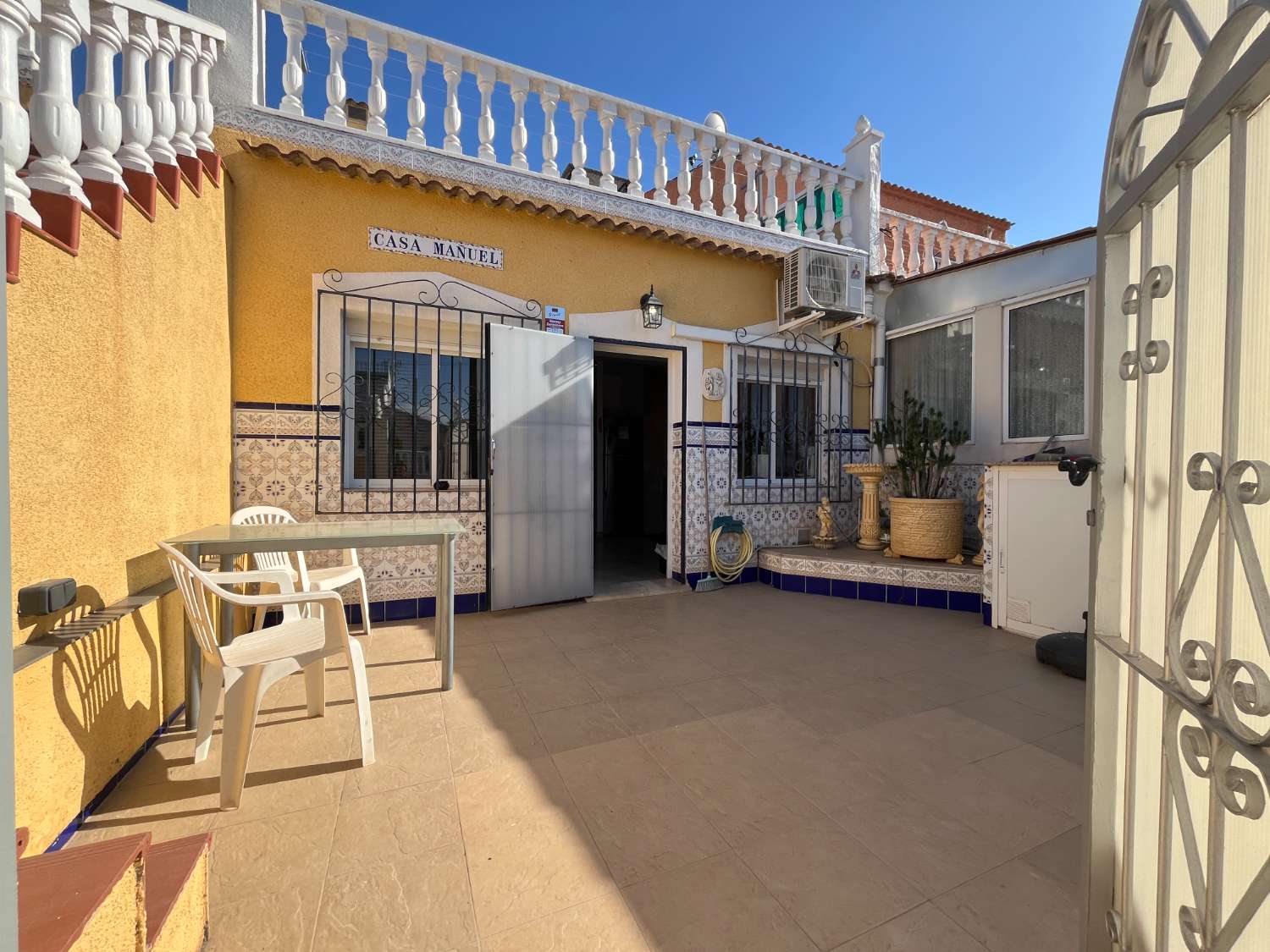 Bungalow reformado de 2 dormitorios en Torrevieja