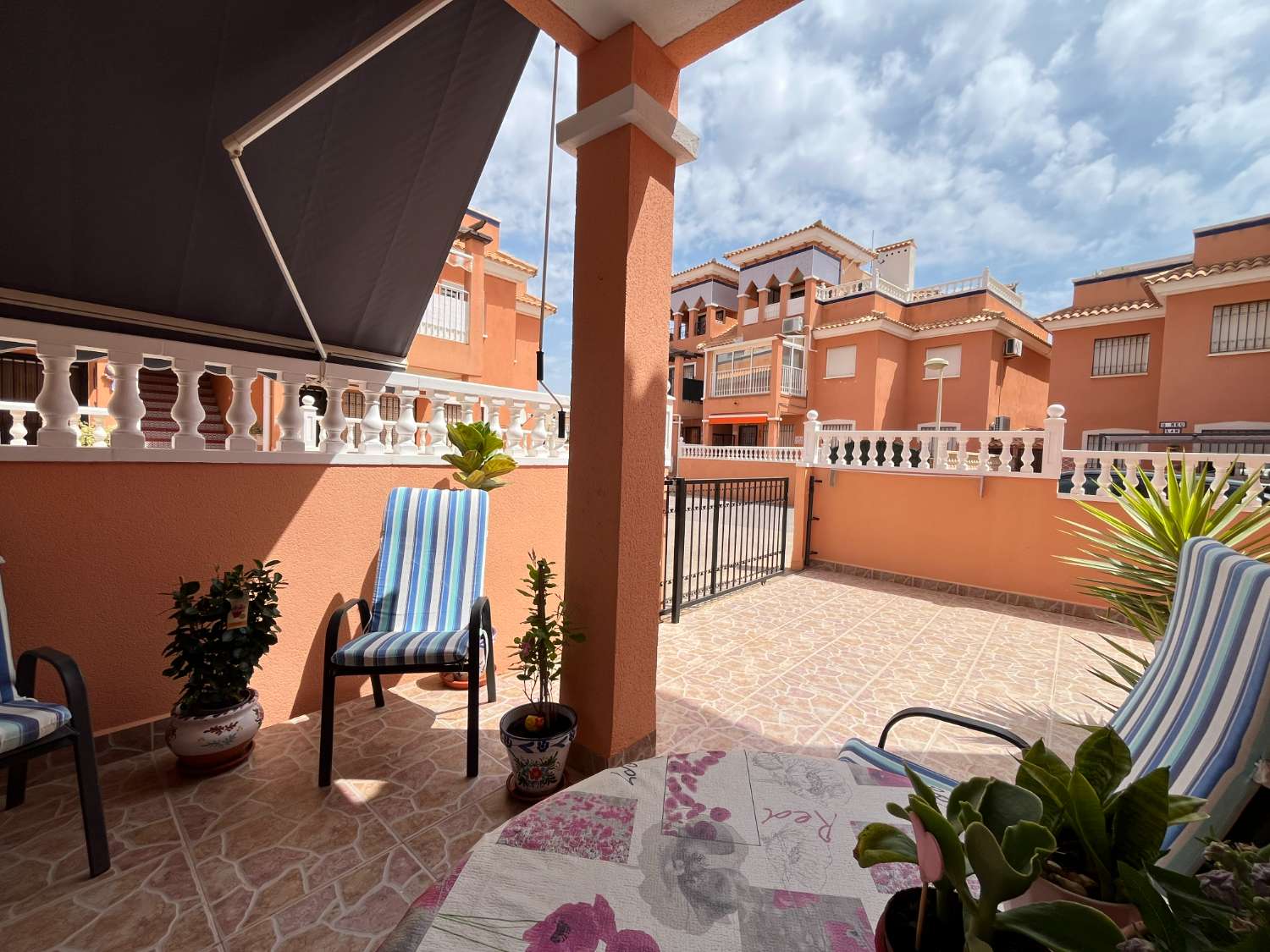 Apartamento de 2 dormitorios en la planta baja en Playa Flamenca
