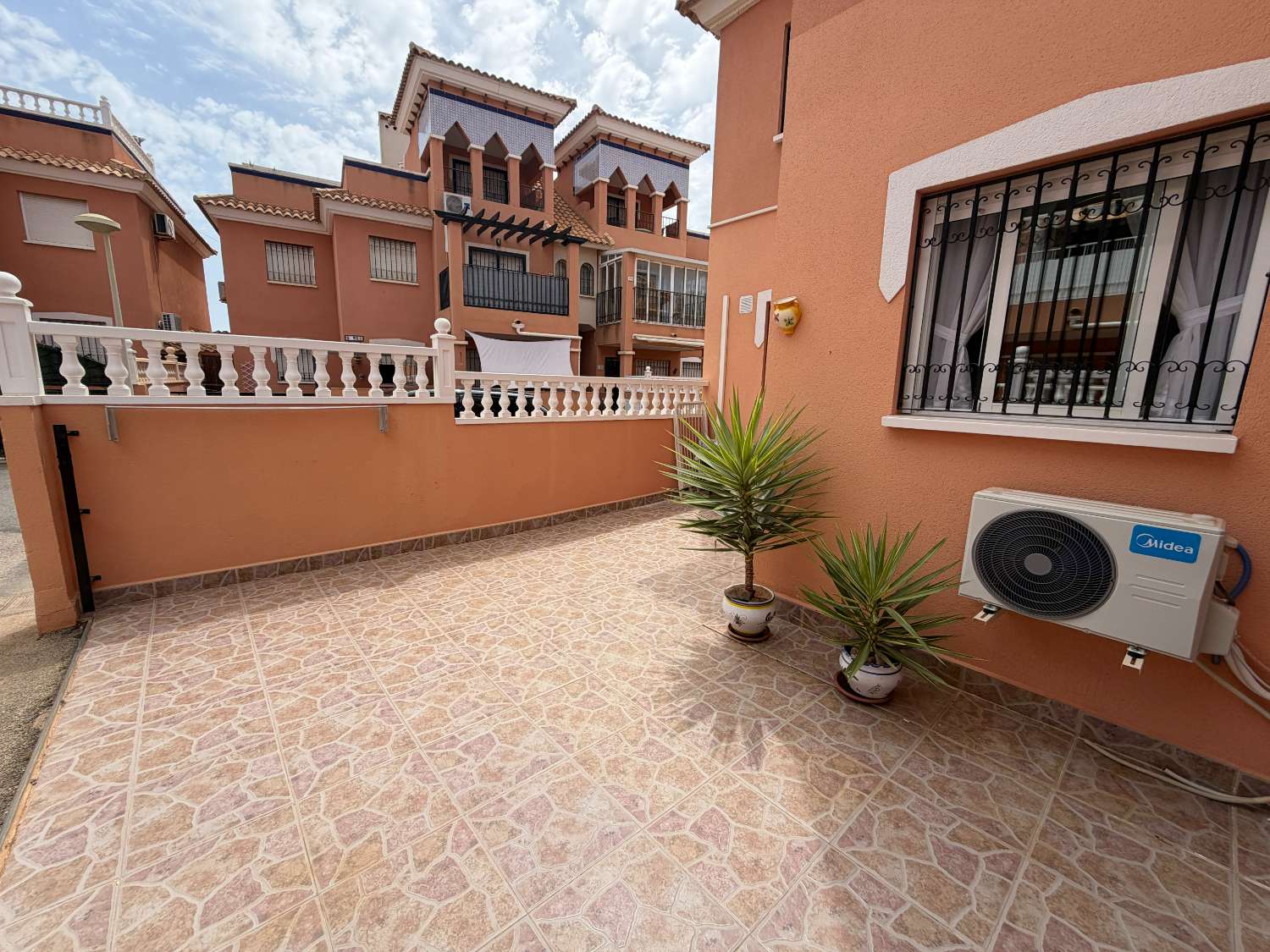 Apartamento de 2 dormitorios en la planta baja en Playa Flamenca