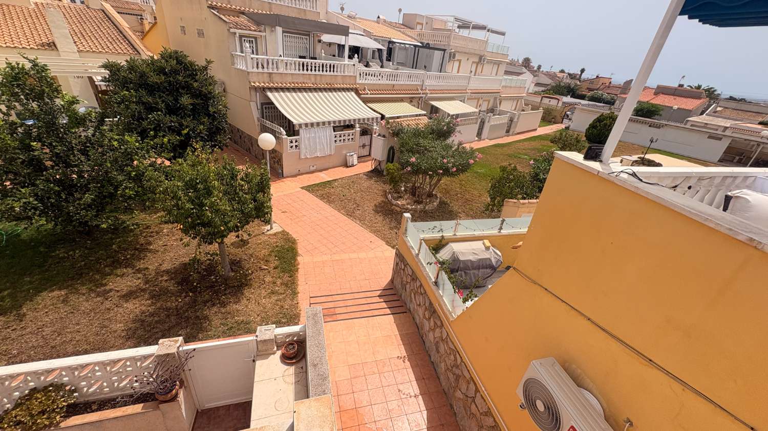 Bungalow muy bien cuidado en Las Chismosas, Orihuela Costa