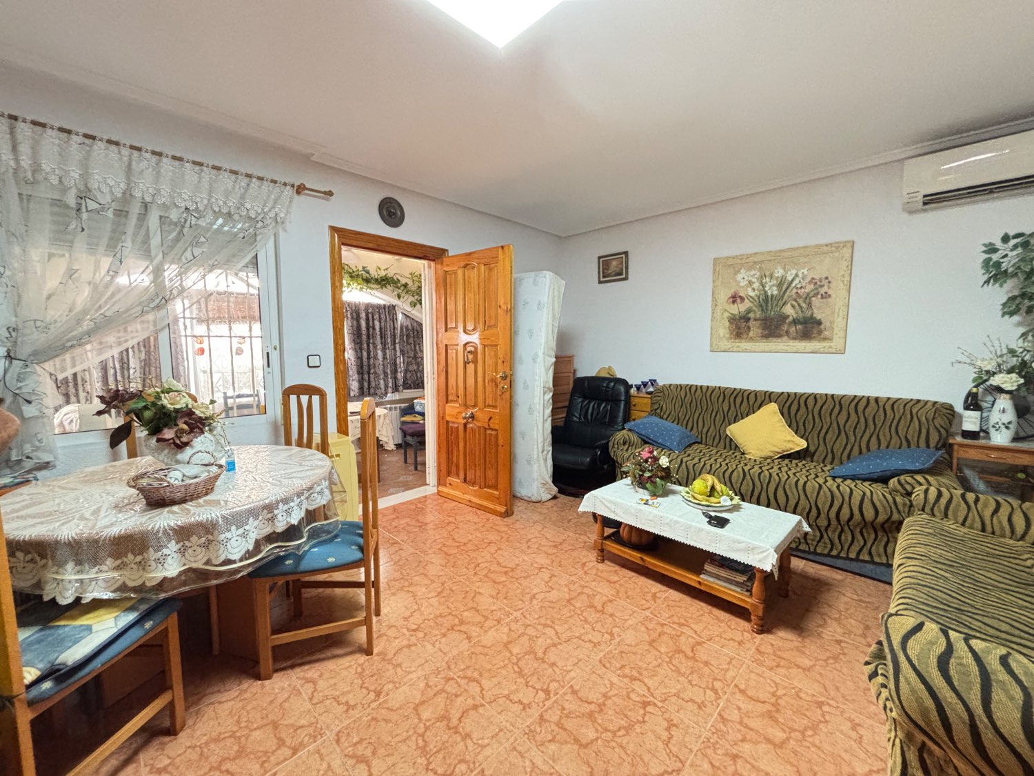 Bungalow uden nabo ovenpå med 2 soveværelser, 1 badeværelse, sydvendt i Orihuela Costa