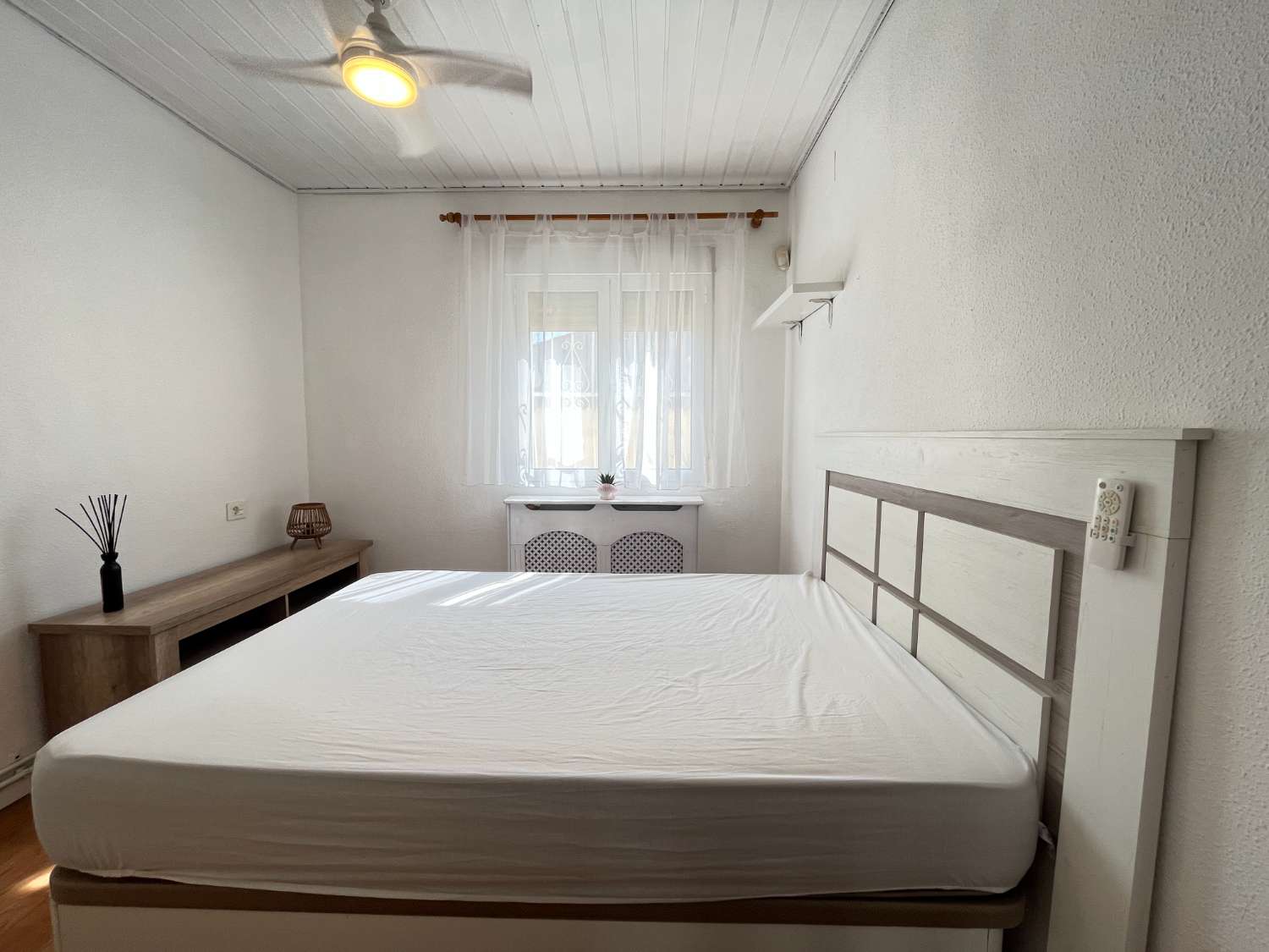 Chalet independiente con gran piscina privada en La Florida – Orihuela Costa