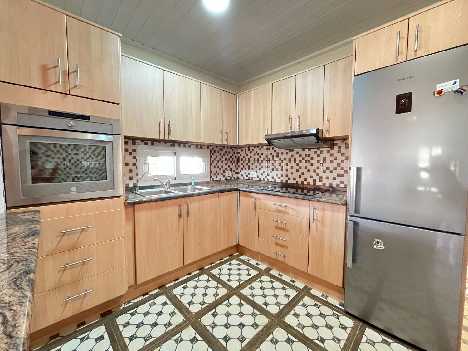Chalet independiente con gran piscina privada en La Florida – Orihuela Costa