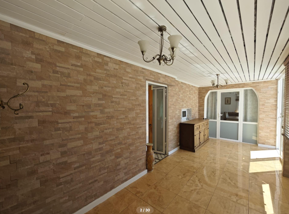 Chalet independiente con gran piscina privada en La Florida – Orihuela Costa