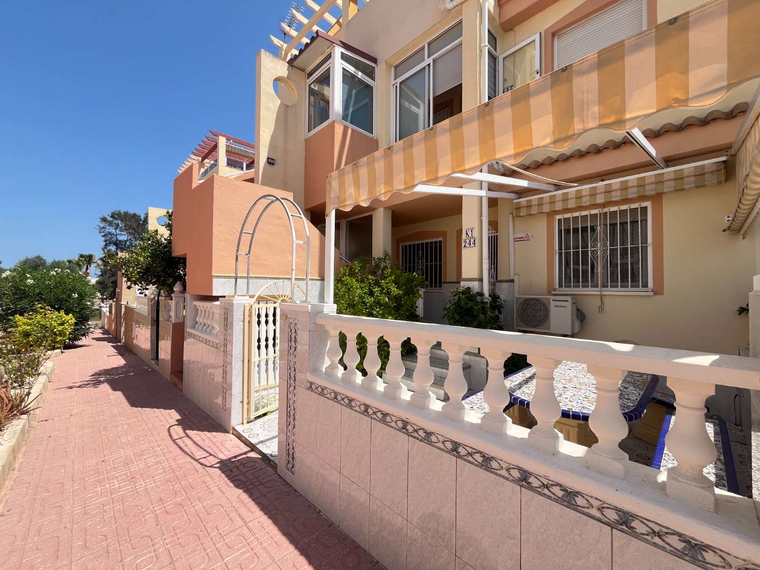 Apartamento de 2 dormitorios con piscina comunitaria