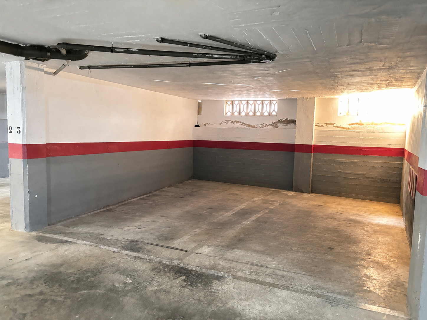 Apartamento en planta alta con terraza y 2 plazas de garaje en Barrio San Roque, Torrevieja