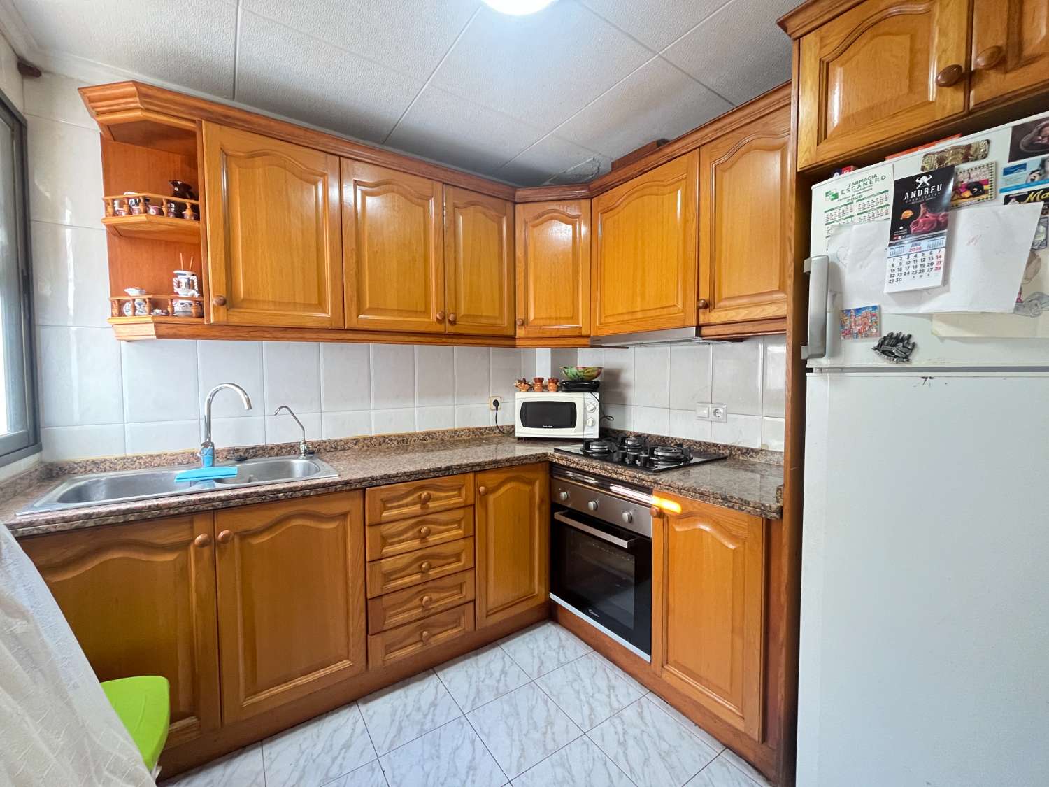 AMPLIO APARTAMENTO DE 4 DORMITORIOS EN PLENO CENTRO DE GUARDAMAR DEL SEGURA