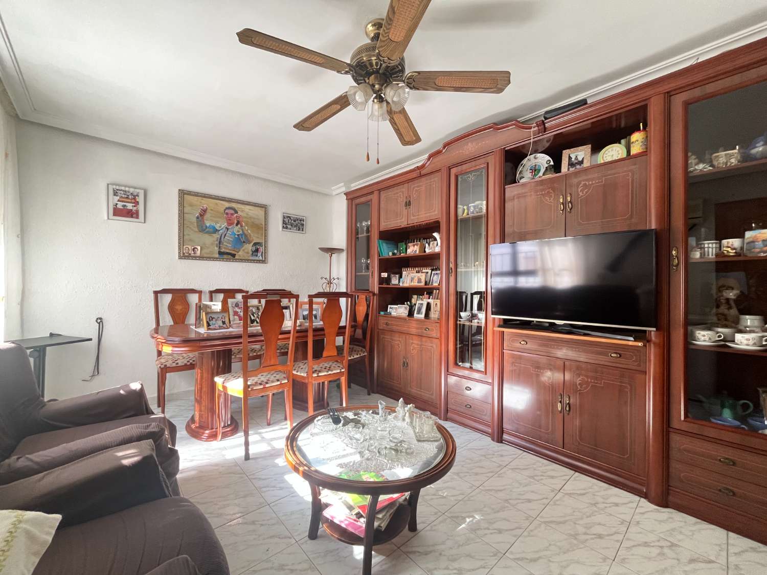 AMPLIO APARTAMENTO DE 4 DORMITORIOS EN PLENO CENTRO DE GUARDAMAR DEL SEGURA