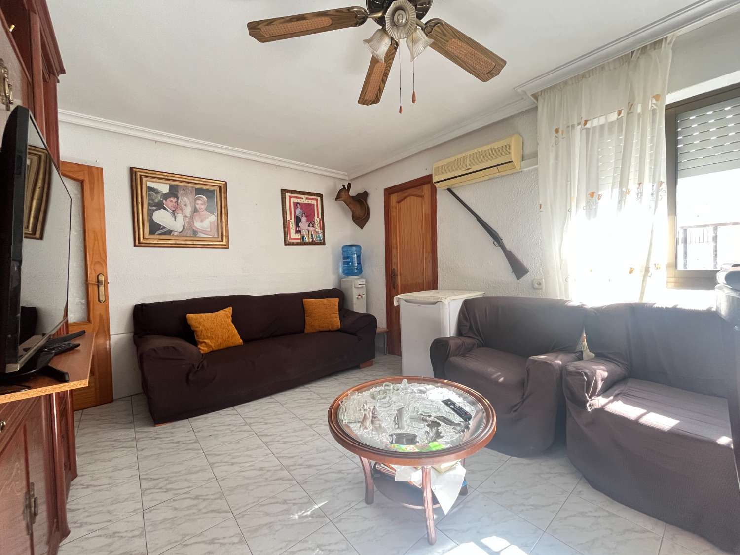 AMPLIO APARTAMENTO DE 4 DORMITORIOS EN PLENO CENTRO DE GUARDAMAR DEL SEGURA