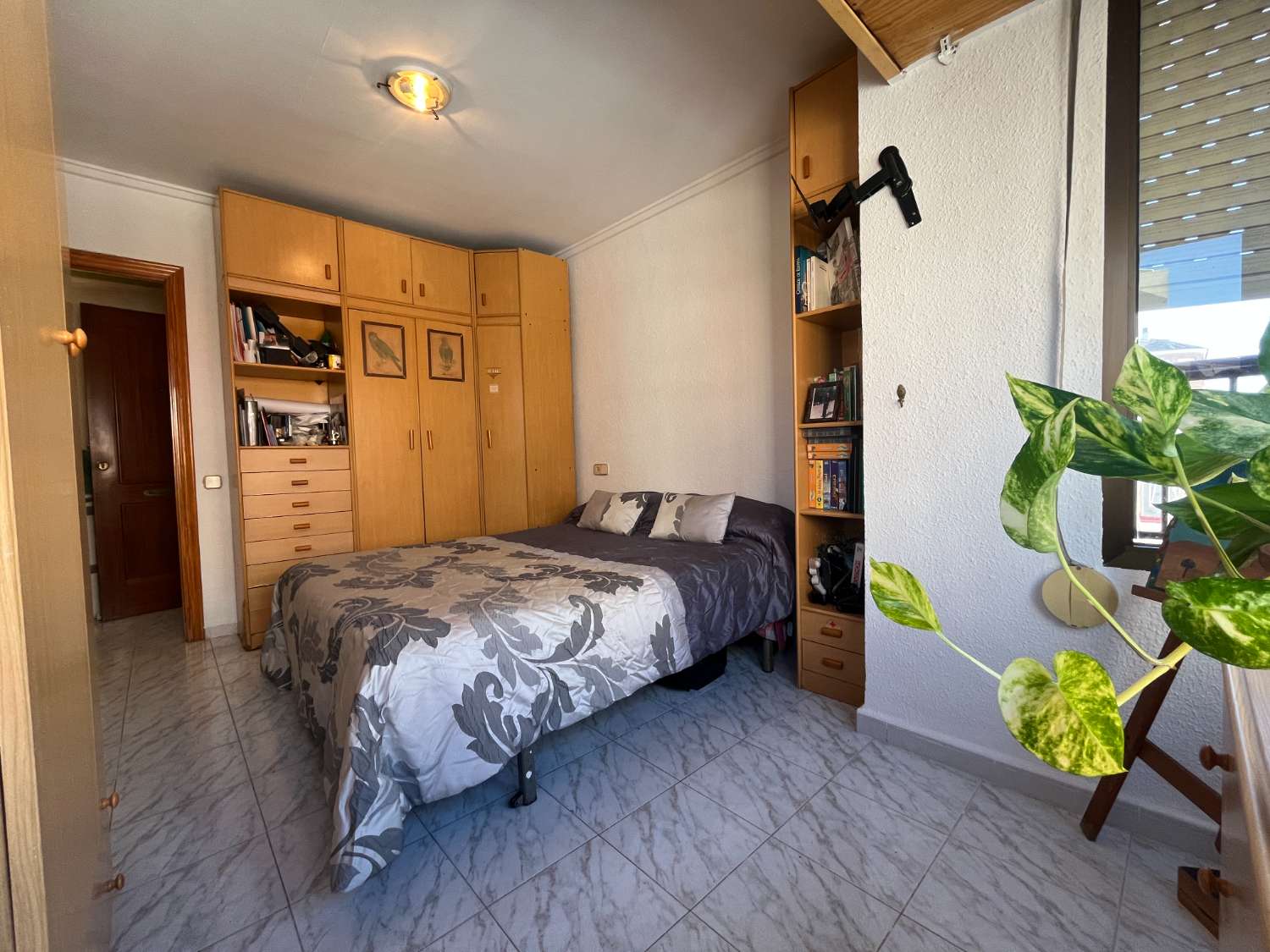 AMPLIO APARTAMENTO DE 4 DORMITORIOS EN PLENO CENTRO DE GUARDAMAR DEL SEGURA