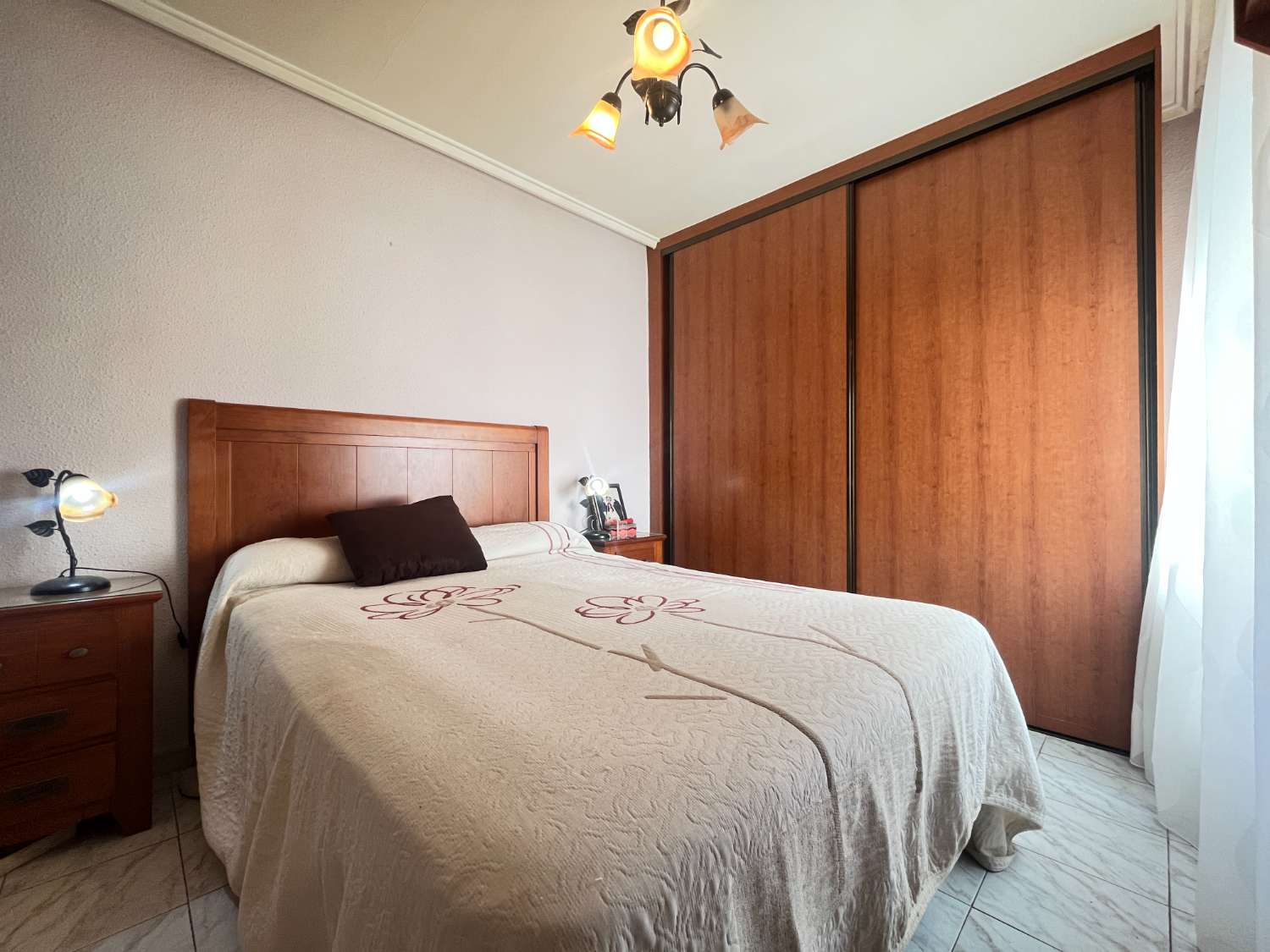 AMPLIO APARTAMENTO DE 4 DORMITORIOS EN PLENO CENTRO DE GUARDAMAR DEL SEGURA