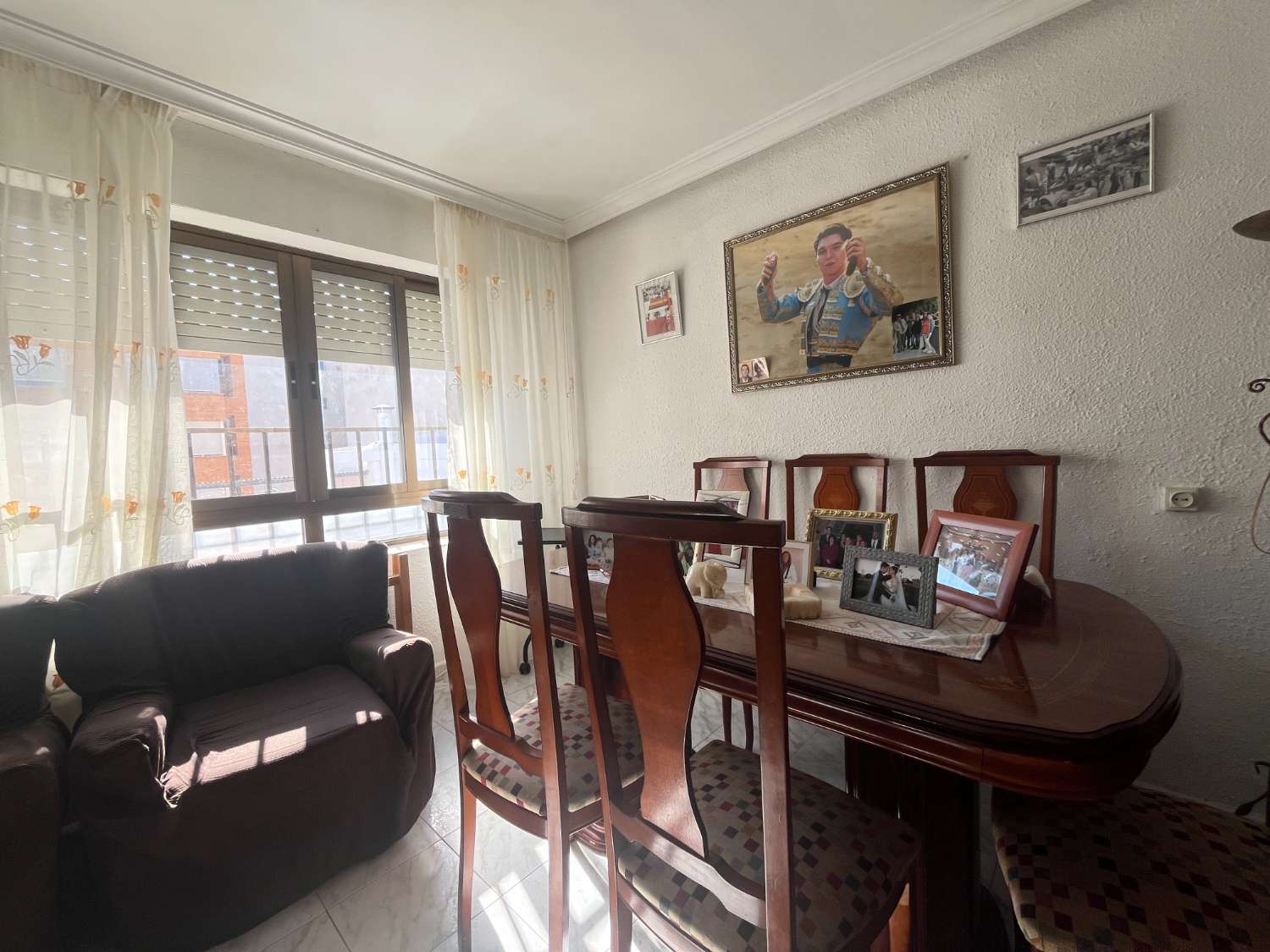 AMPLIO APARTAMENTO DE 4 DORMITORIOS EN PLENO CENTRO DE GUARDAMAR DEL SEGURA