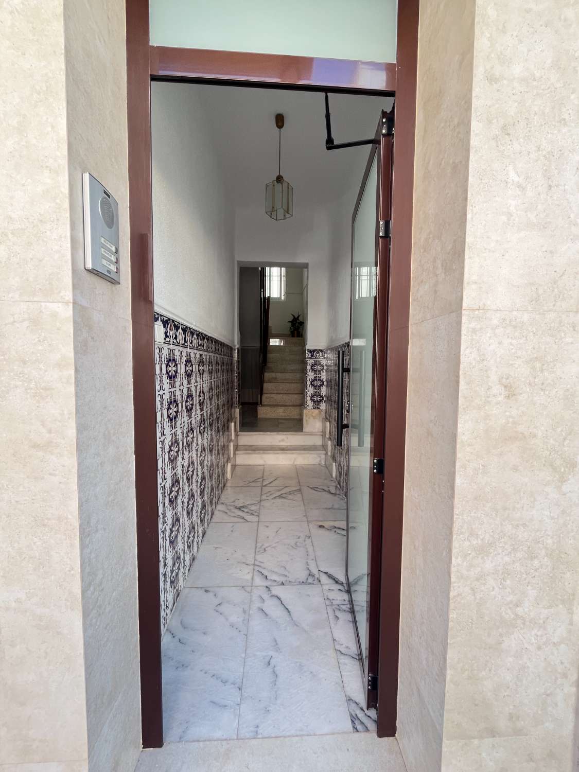 AMPLIO APARTAMENTO DE 4 DORMITORIOS EN PLENO CENTRO DE GUARDAMAR DEL SEGURA