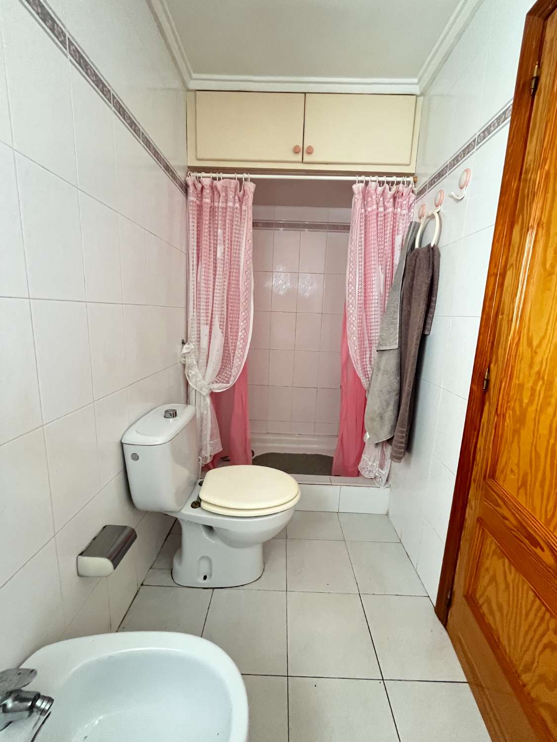 AMPLIO APARTAMENTO DE 4 DORMITORIOS EN PLENO CENTRO DE GUARDAMAR DEL SEGURA