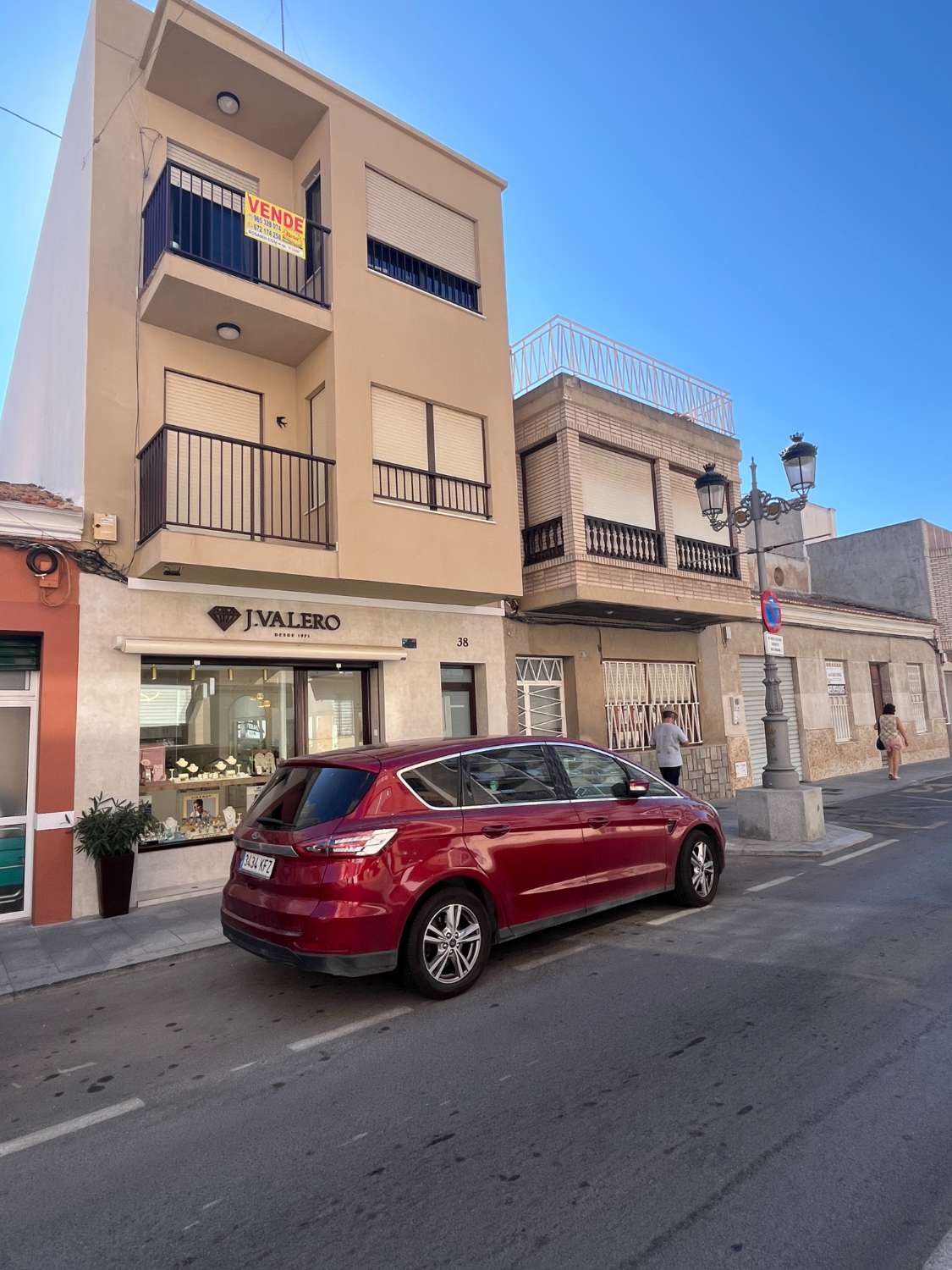 AMPLIO APARTAMENTO DE 4 DORMITORIOS EN PLENO CENTRO DE GUARDAMAR DEL SEGURA