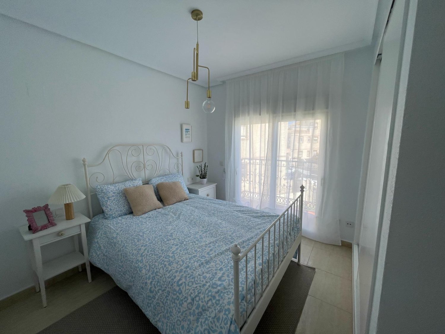 Apartamento en planta alta con jardín privado de 100 m² y solárium en Las Mimosas, Orihuela Costa
