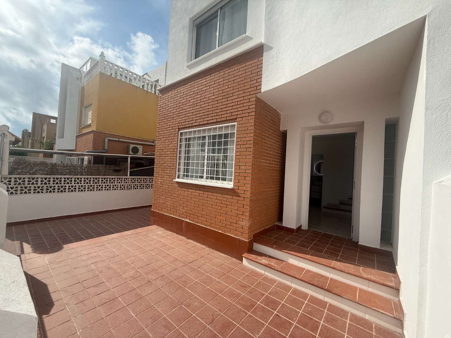 Bungalow completamente reformado listo para entrar a vivir.