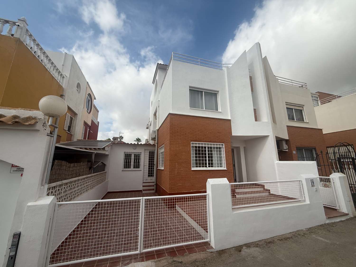 Bungalow completamente reformado listo para entrar a vivir.