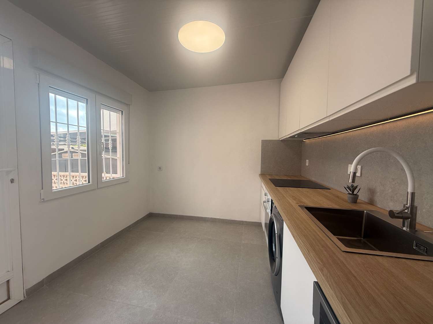 Bungalow completamente reformado listo para entrar a vivir.