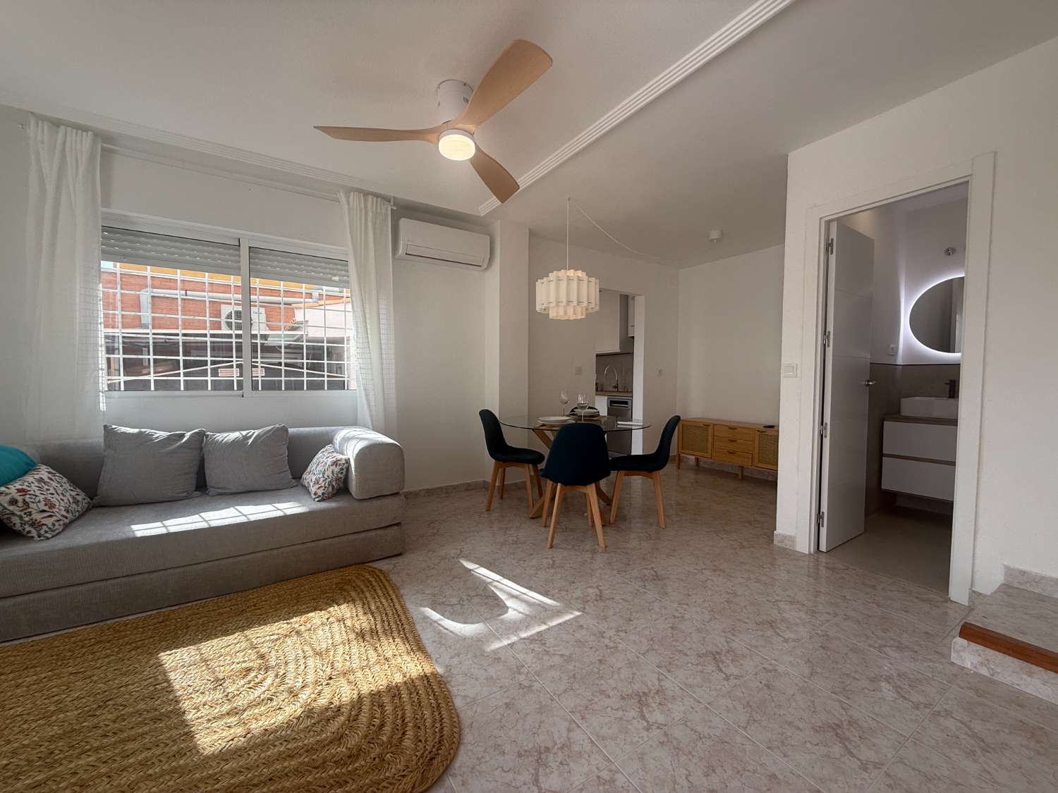 Bungalow completamente reformado listo para entrar a vivir.