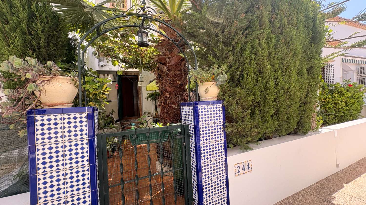 Estupendo bungalow con 2 dormitorios.