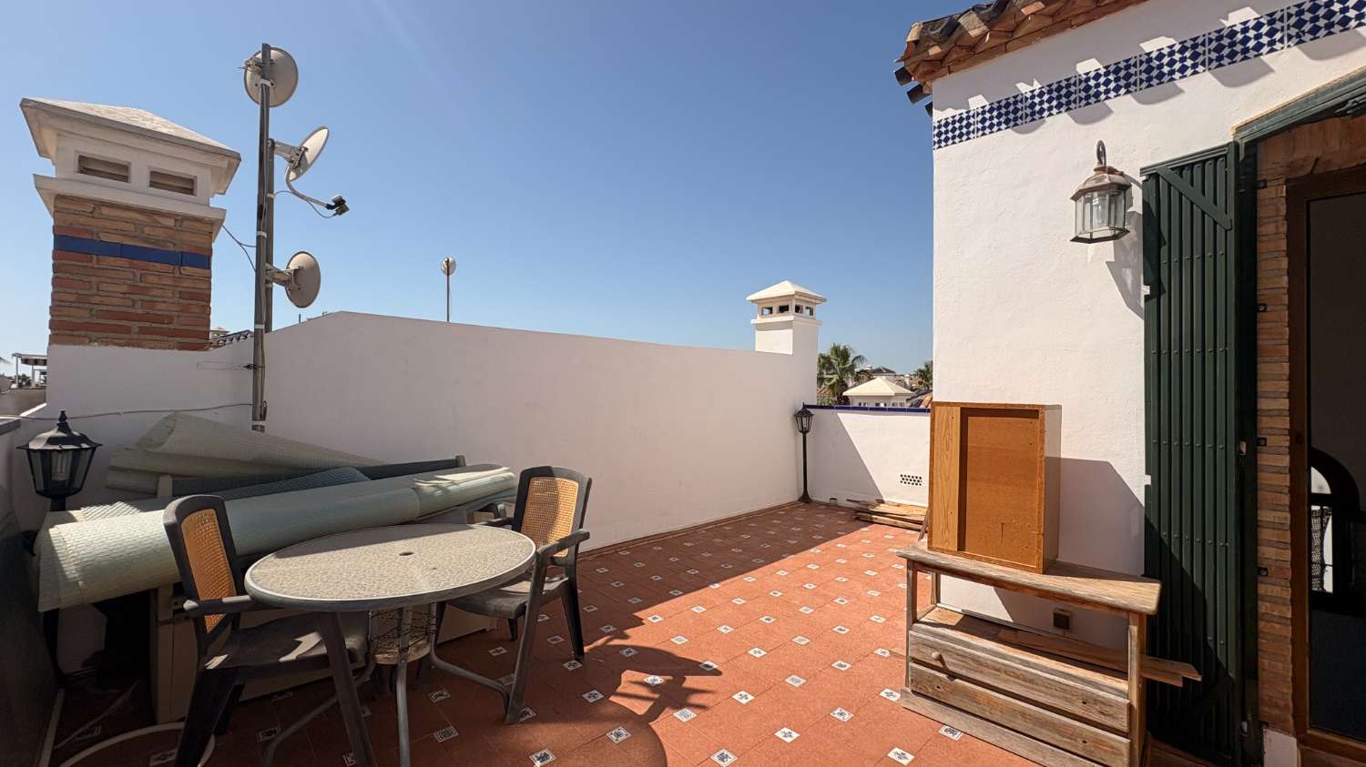 Estupendo bungalow con 2 dormitorios.